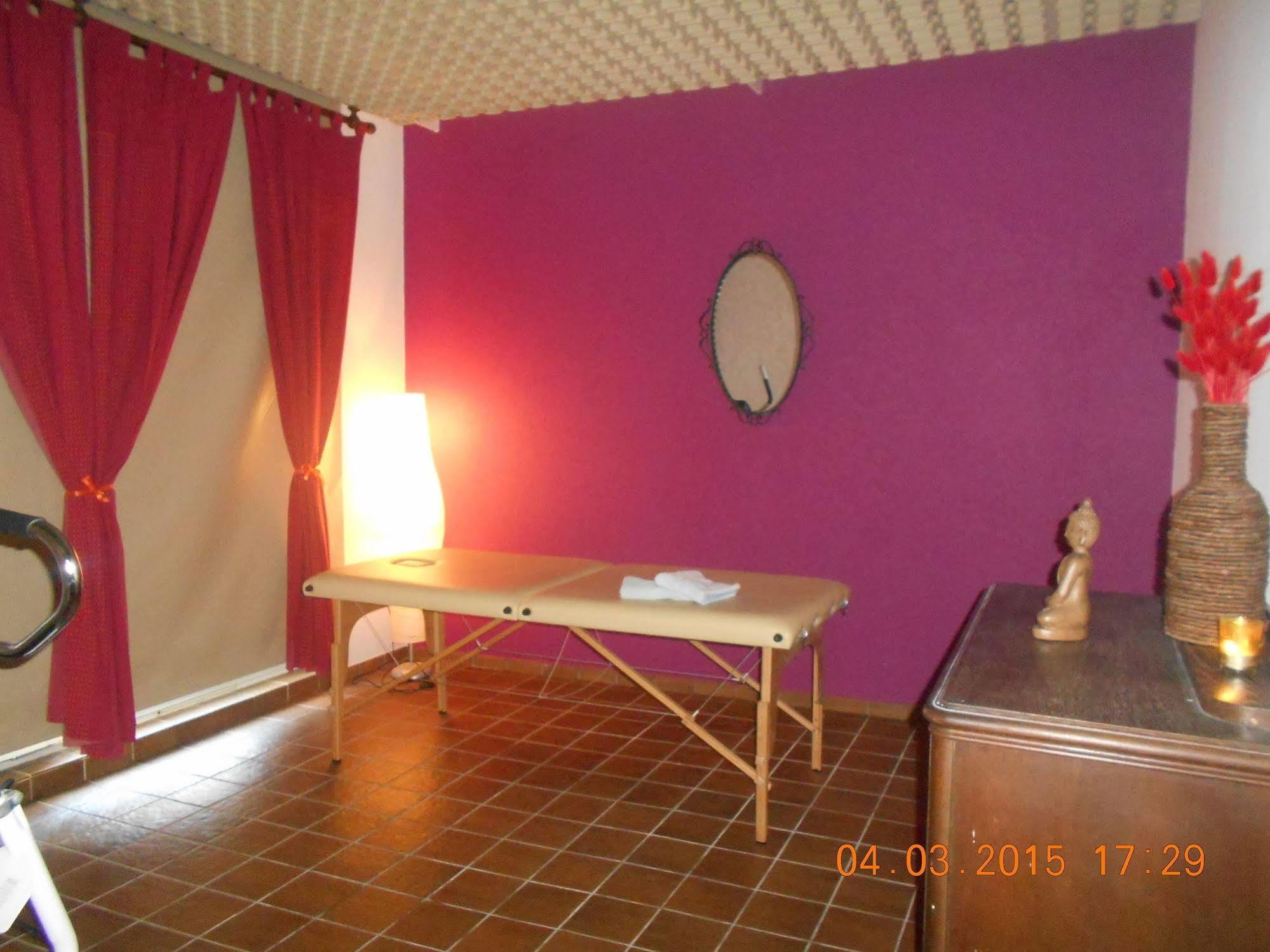 Logis Hotel Notre-Dame De Bonne Fontaine Danne-et-Quatre-Vents Esterno foto